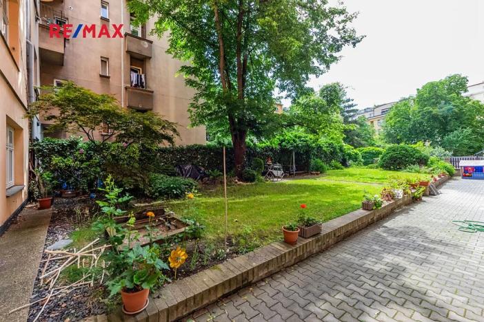 Prodej bytu 2+kk, Praha - Podolí, Doudova, 50 m2