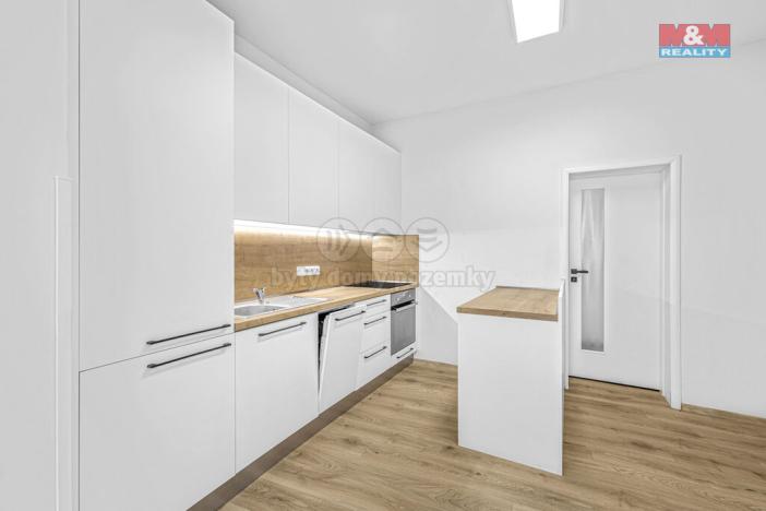 Prodej bytu 3+1, Hradec Králové - Kukleny, Pražská třída, 91 m2