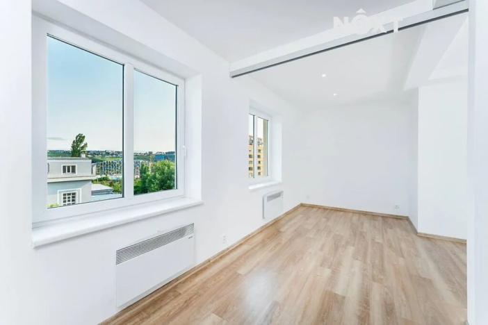 Prodej bytu 2+kk, Praha - Vysočany, Novovysočanská, 55 m2