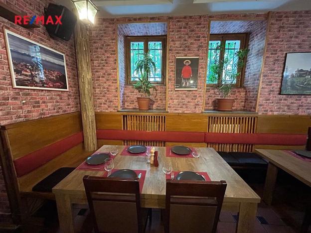 Pronájem obchodního prostoru, Praha - Vinohrady, Na Kozačce, 339 m2