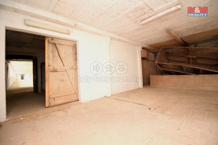 Pronájem skladu, Kratonohy, 3652 m2