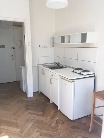 Pronájem bytu 1+1, Praha - Holešovice, Bubenská, 25 m2