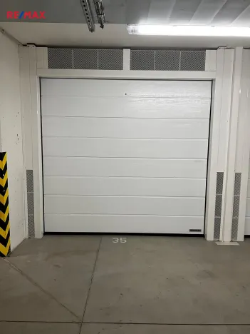 Pronájem garáže, Brno, Chvalovka, 13 m2