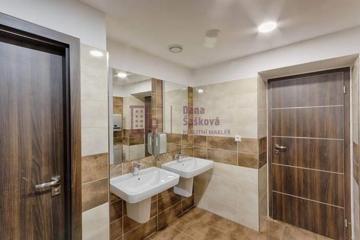 Pronájem restaurace, Jindřichův Hradec, nám. Míru, 160 m2