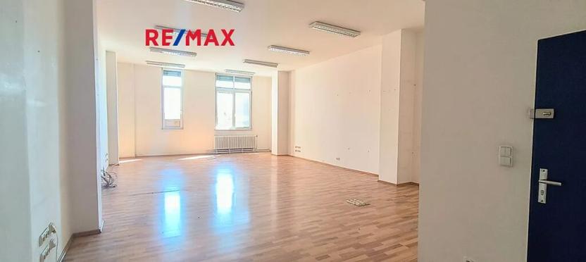 Pronájem kanceláře, Praha - Kobylisy, Horňátecká, 72 m2