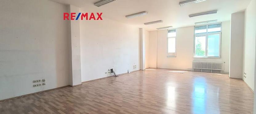 Pronájem kanceláře, Praha - Kobylisy, Horňátecká, 72 m2
