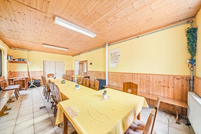 Prodej ubytování, Zálezly, 900 m2