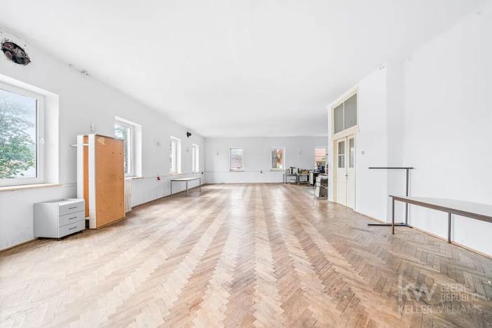 Prodej ubytování, Zálezly, 900 m2