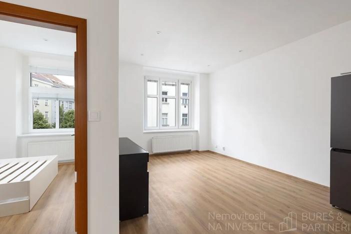 Pronájem bytu 2+kk, Praha - Vinohrady, Velehradská, 49 m2