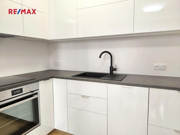 Prodej bytu 2+kk, Praha - Libeň, V zahradách, 60 m2