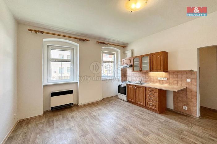 Pronájem bytu 2+kk, Karlovy Vary - Dvory, Na Průhoně, 36 m2