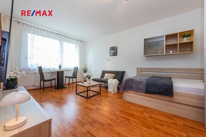 Prodej bytu 1+kk, Praha - Háje, Hekrova, 31 m2