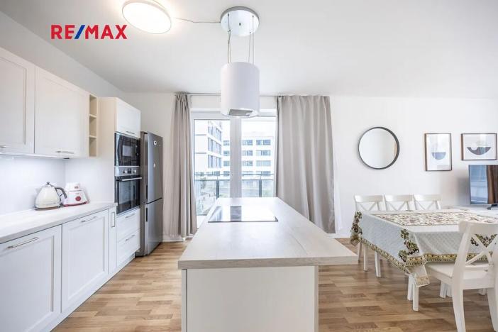 Pronájem bytu 3+kk, Praha - Strašnice, Zvěřinova, 96 m2