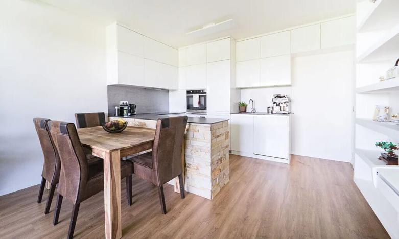 Prodej bytu 3+kk, Praha, Mezitraťová, 65 m2