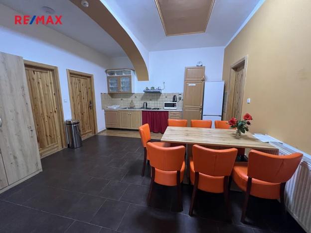 Prodej ubytování, Lázně Bohdaneč, Langrova, 225 m2