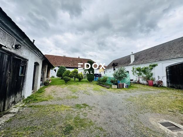 Prodej rodinného domu, Chrást, 280 m2