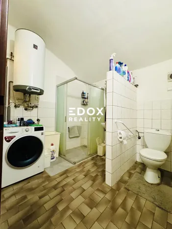 Prodej rodinného domu, Chrást, 280 m2