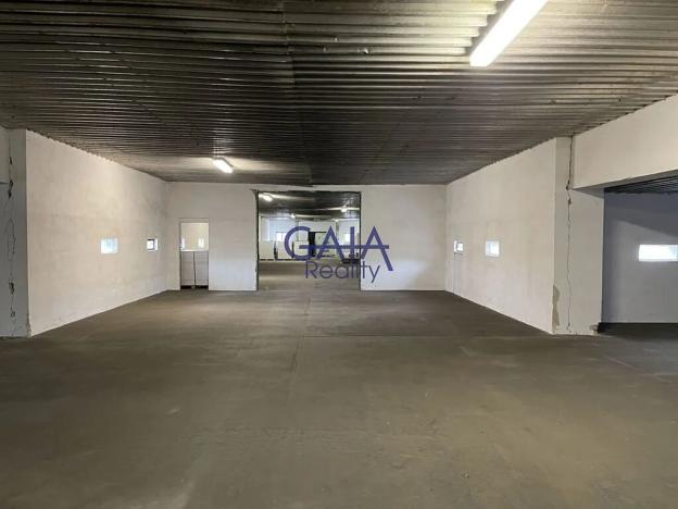 Pronájem skladu, Hovorany, 2105 m2