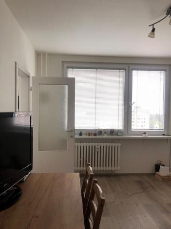 Pronájem bytu 1+1, Praha - Troja, Krynická, 29 m2
