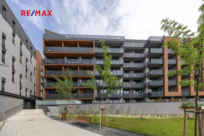 Prodej bytu 1+kk, Praha - Háje, Sochorcova, 31 m2