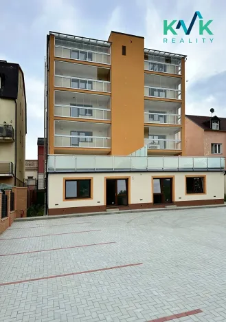 Prodej bytu 3+1, Karlovy Vary, U Trati, 88 m2