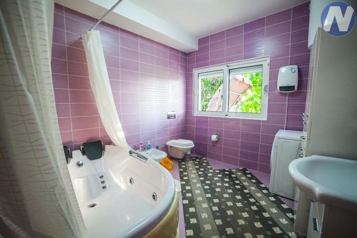 Prodej vily, Bar, Černá Hora, 250 m2