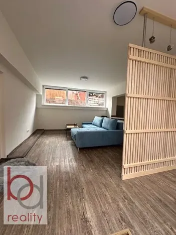 Pronájem bytu 1+kk, Český Krumlov, Stříbrná, 33 m2