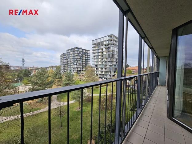 Pronájem bytu 1+kk, Praha - Žižkov, Ke kapslovně, 48 m2