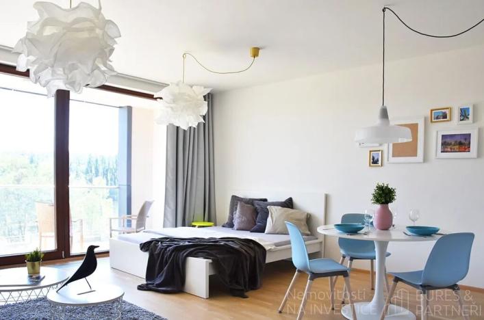 Pronájem bytu 1+kk, Praha - Holešovice, V háji, 43 m2