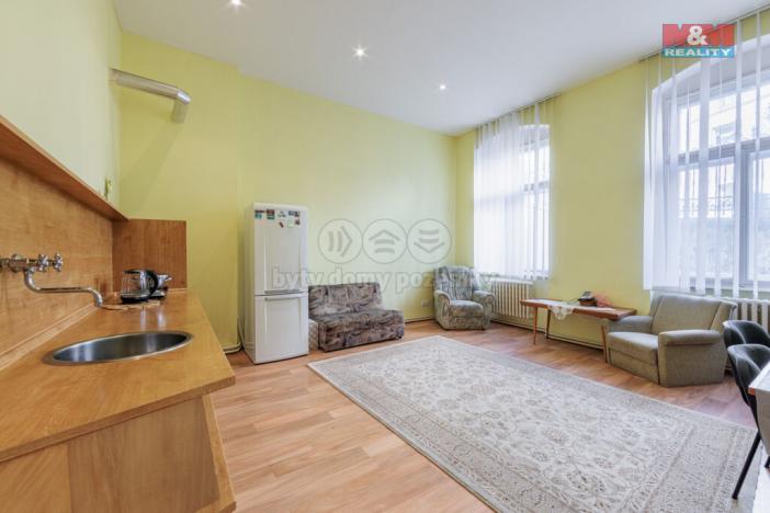 Prodej bytu 3+kk, Karlovy Vary, Zámecký vrch, 72 m2