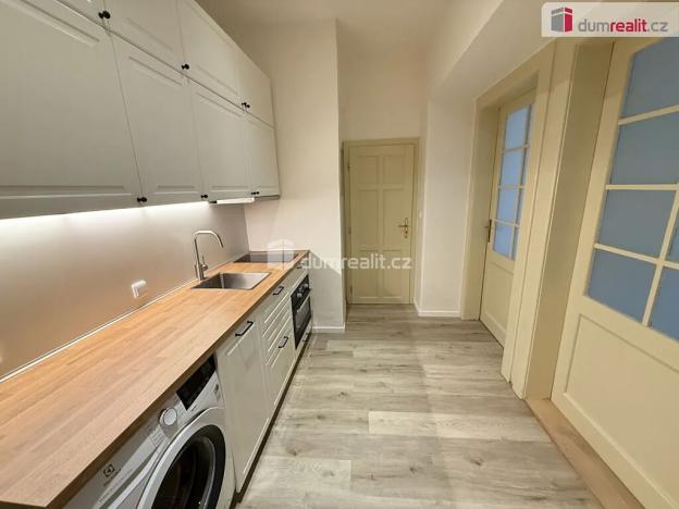 Pronájem bytu 2+1, Praha - Vršovice, Bulharská, 45 m2