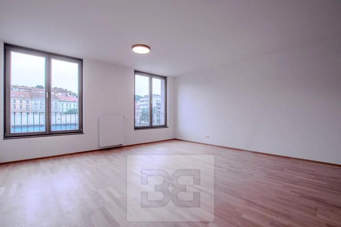 Pronájem bytu 1+kk, Praha - Smíchov, Toyen, 42 m2