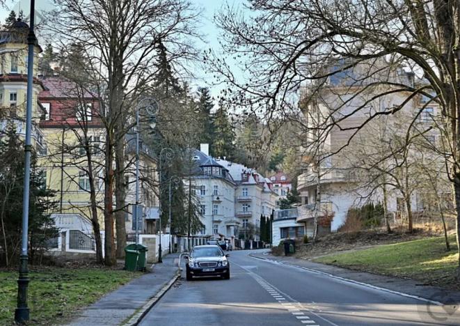 Prodej garážového stání, Karlovy Vary, Křižíkova, 16 m2