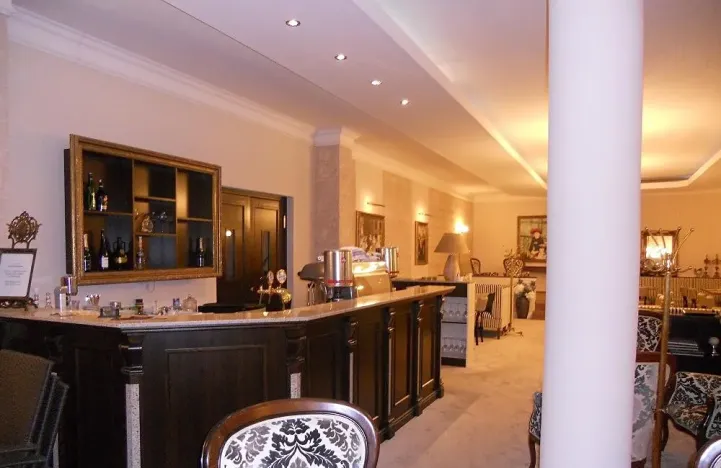 Prodej restaurace, Karlovy Vary, Divadelní náměstí, 390 m2