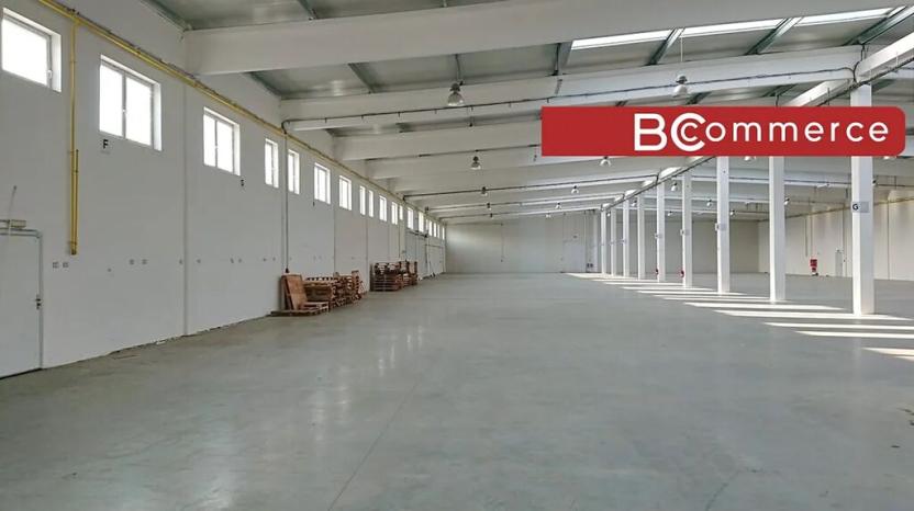 Pronájem skladu, Kuřim, 2000 m2