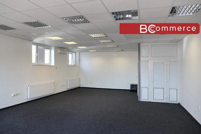 Pronájem kanceláře, Brno, Olomoucká, 221 m2