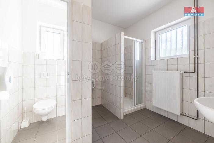 Prodej výrobních prostor, Tečovice, 2469 m2