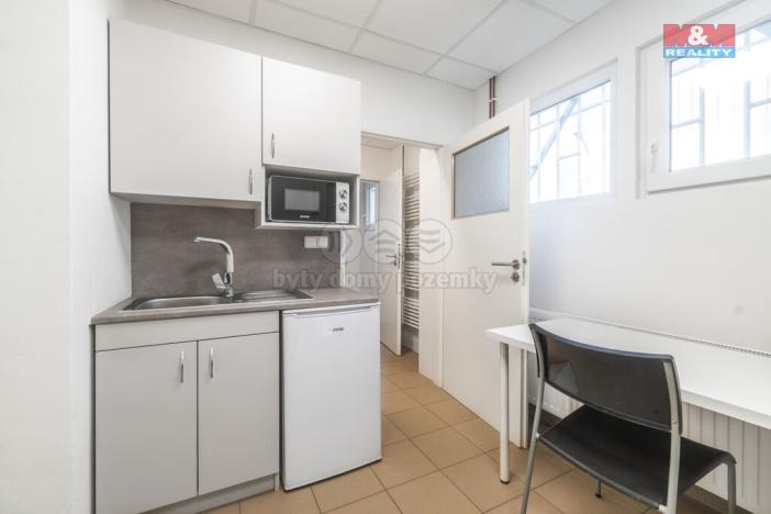 Prodej výrobních prostor, Tečovice, 2469 m2