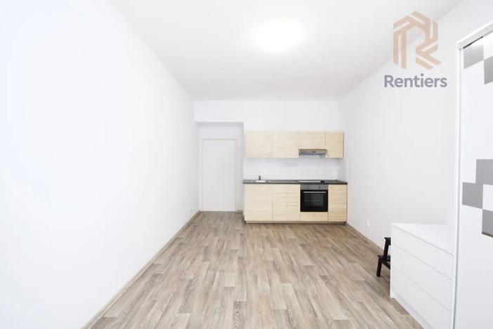Pronájem bytu 1+kk, Praha - Michle, Jaurisova, 34 m2
