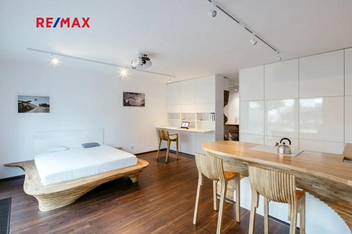 Pronájem bytu 1+kk, Praha - Letňany, Nepomuckých, 45 m2
