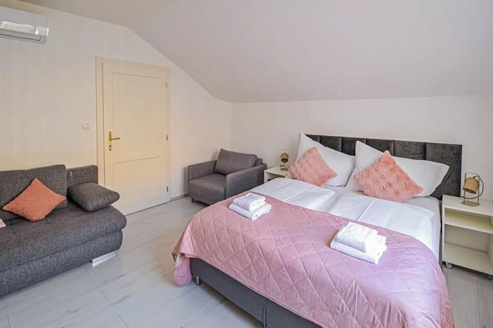 Prodej bytu 2+1, Praha - Nové Město, Školská, 55 m2