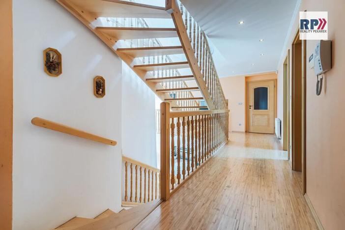 Prodej rodinného domu, Šestajovice, Potoční, 320 m2