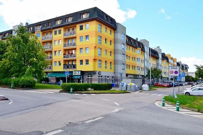 Pronájem bytu 3+1, Praha - Hlubočepy, Voskovcova, 87 m2