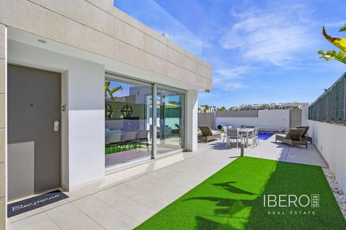 Prodej rodinného domu, Guardamar del Segura, Španělsko, 104 m2