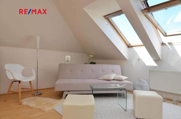 Pronájem bytu 1+kk, Praha - Lysolaje, Sídlištní, 45 m2