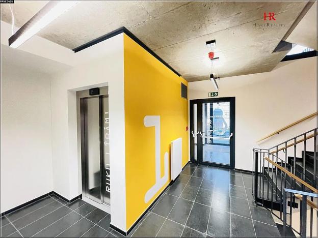 Pronájem kanceláře, Praha - Smíchov, Grafická, 57 m2