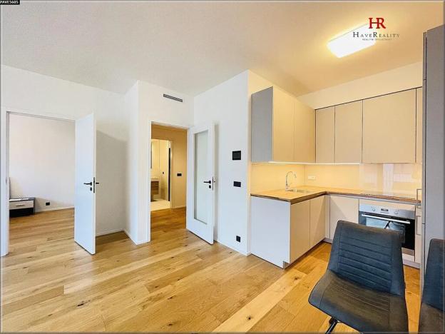 Pronájem kanceláře, Praha - Smíchov, Grafická, 57 m2