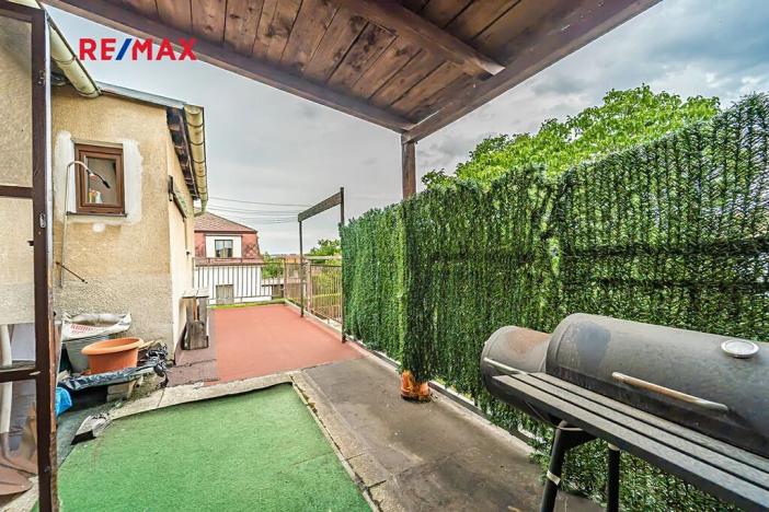Prodej rodinného domu, Praha - Dolní Počernice, Listopadová, 302 m2