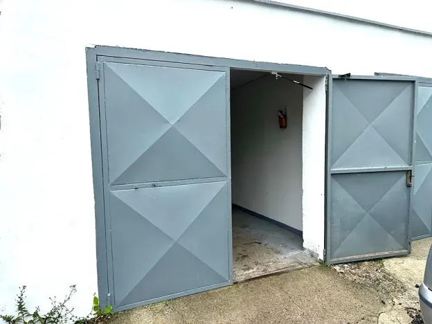 Pronájem garáže, Kadaň, 24 m2