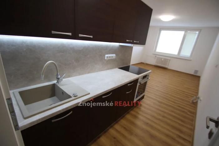 Pronájem bytu 1+kk, Znojmo, Krylova, 30 m2